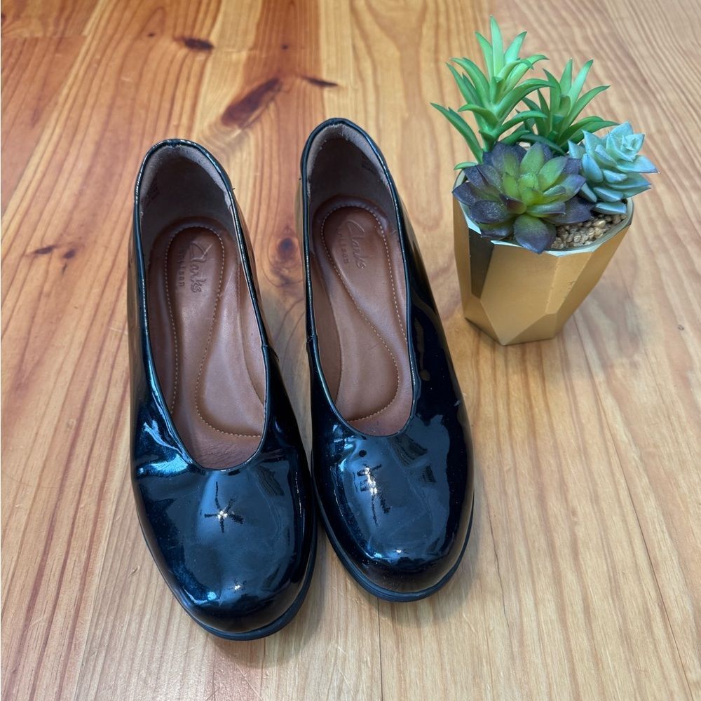 Clark Artisan Patent Leather Black Women’s Size 6.5M Heeled Shoes Classic